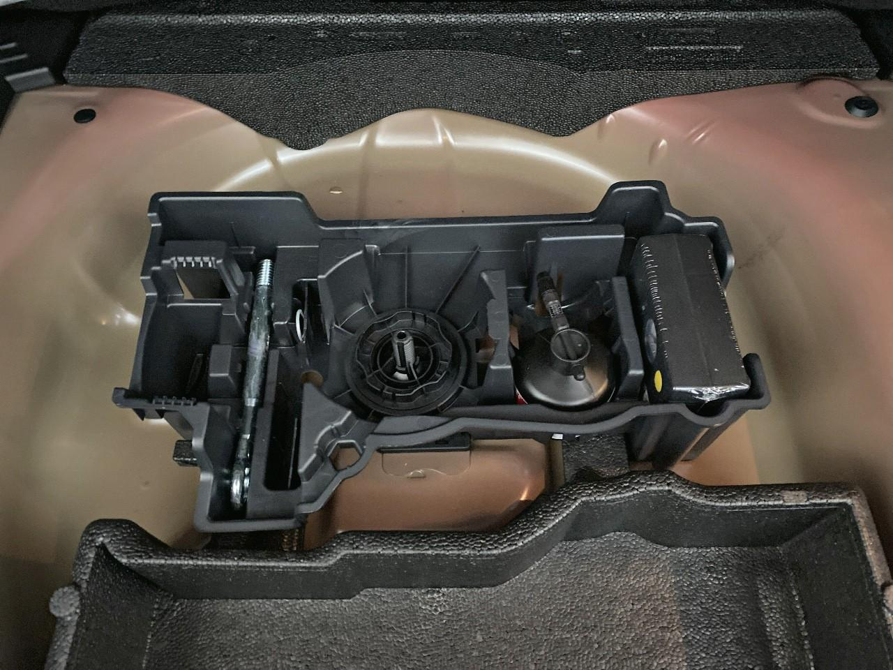 Peugeot 2008 hybrid 145 ch e-dcs6 allure — photo 16