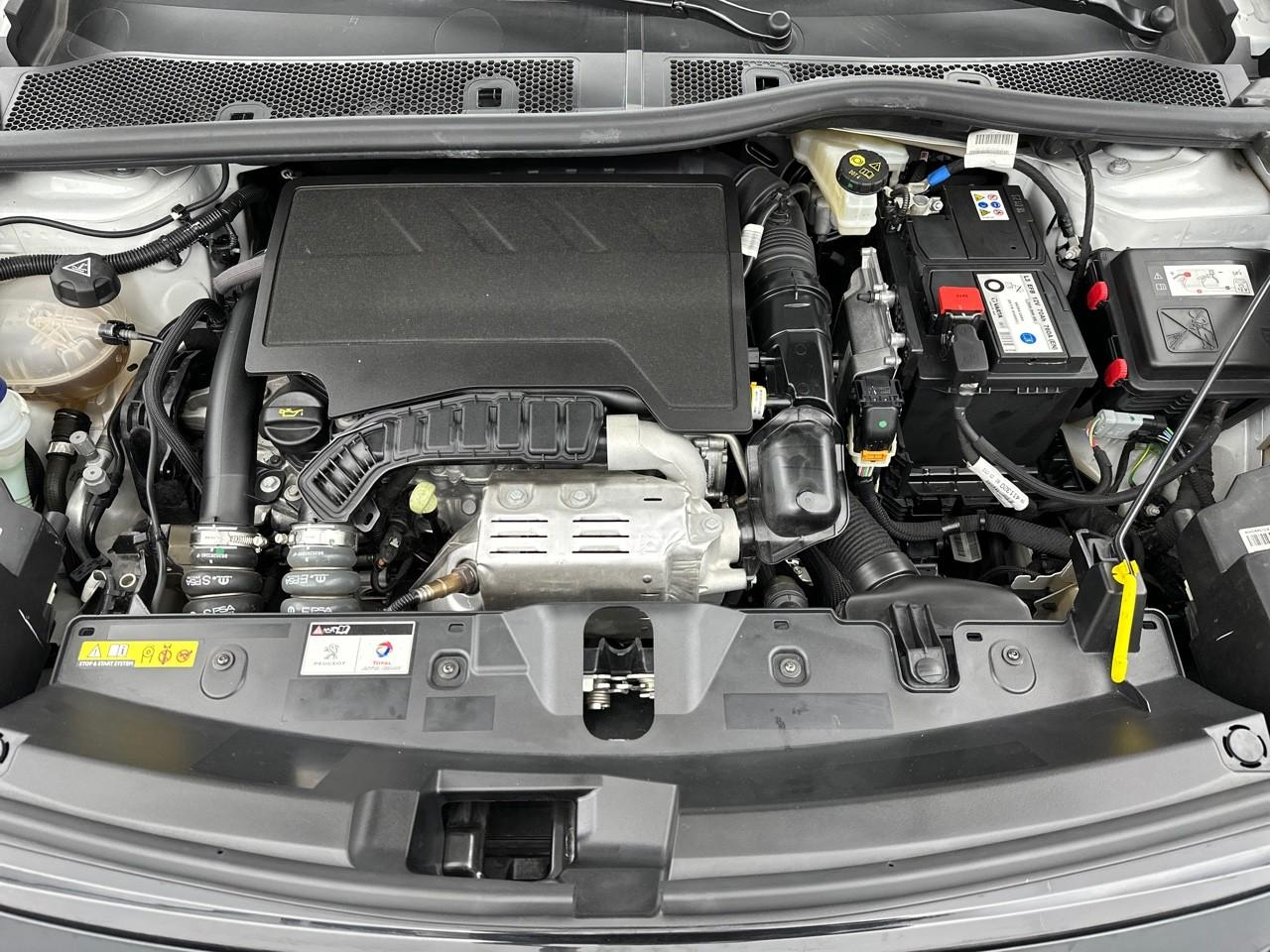 Peugeot 2008 puretech 130 s&s eat8 gt — photo 13