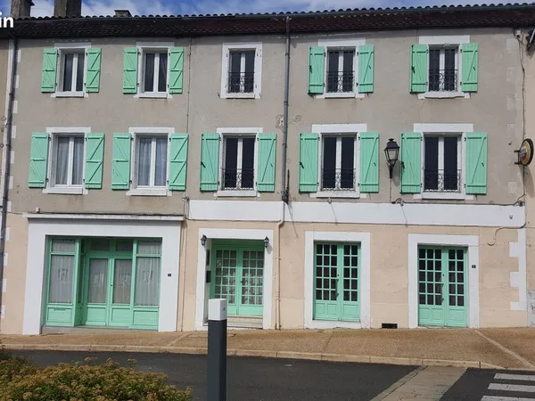 Bar Restaurant Hotel + Maison + Licence 4