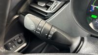 Toyota C-Hr 122h Collection 2WD E-CVT RC18 — photo 28