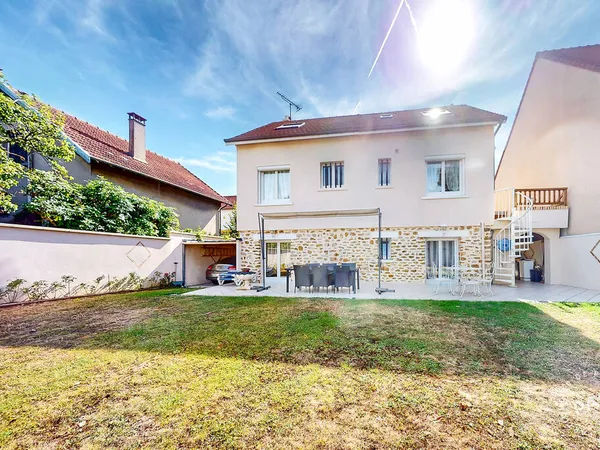 Maison 9 pièces 163 m²