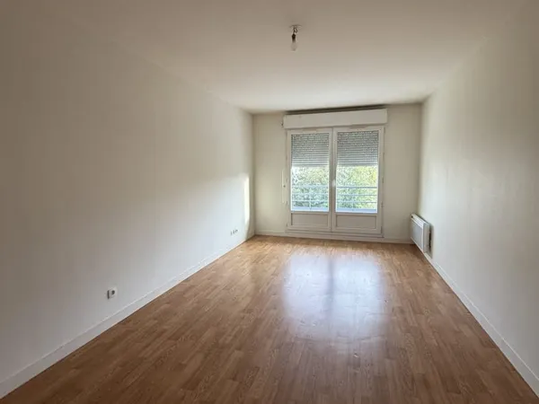 52 RUE FBG BANNIER - LIBRE