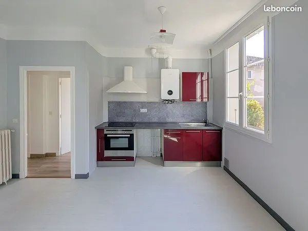 Appartement T3 avec garage et jardin à Millau