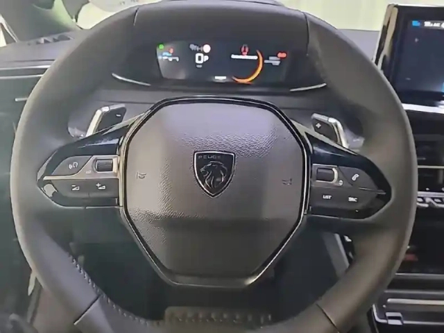 Peugeot 2008 hybrid 145 e-dcs6 — photo 98