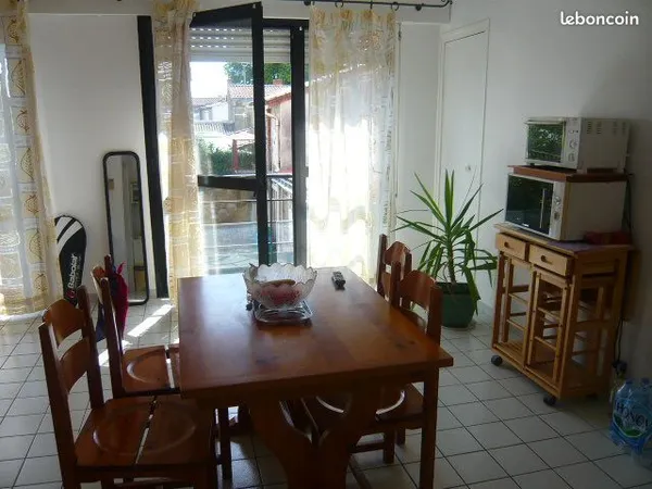 Loue appartement studio meuble montaigu plein centre