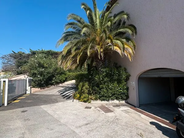 Garage a louer a l'annee