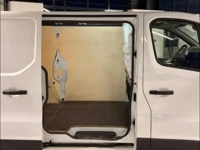 Renault Trafic fg l1h1 3t 2.0 blue dci 130ch confort (16665?ht) — photo 10