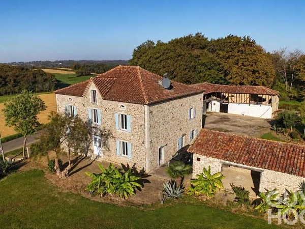 Maison 8 pièces 273 m²