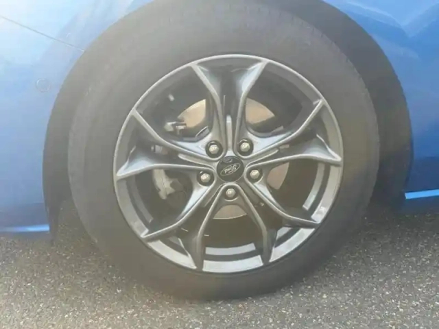 Ford Focus 1.0 ecoboost 125ch st-line bva — photo 15