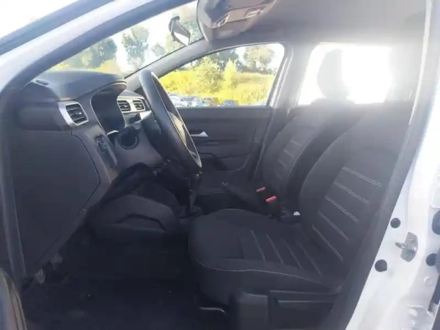 Dacia Duster eco-g 100 4x2 — photo 9
