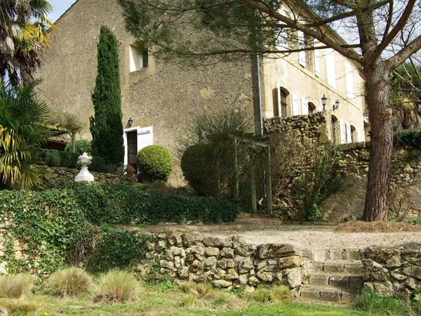 ELEGANTE MAISON DE VILLAGE AVEC VUES