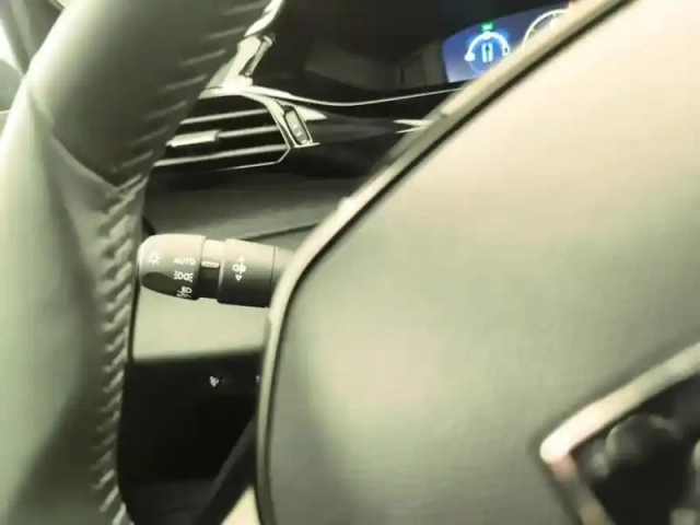 Peugeot 308 phev 180 e-eat8 allure pack — photo 18