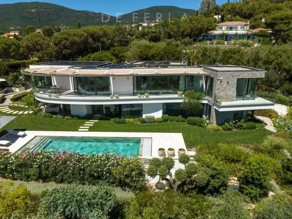 Maison 11 pièces 410 m²