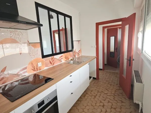 Appartement a louer 44m2 avec garage et balcon