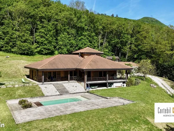 Villa 5 pièces 165 m²