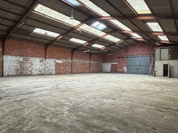Local commercial 771 m²