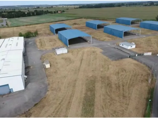 Local industriel 9637 m²