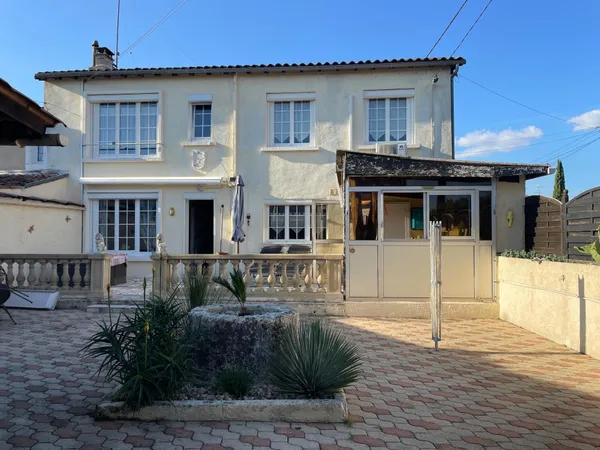 Maison 2 chambres avec garage à Cognac
