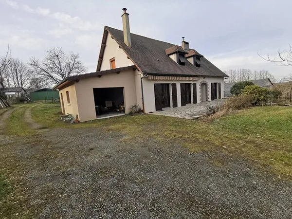 Maison de plain-pied 8 pièces 213 m²