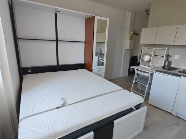 Studio meublé 16 m² - Rillieux-la-Pape - 1er étage avec parking