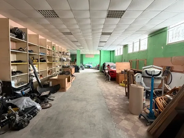 Local d’activité et entrepôt Location Saint-Laurent-d'Andenay 465m² 800€