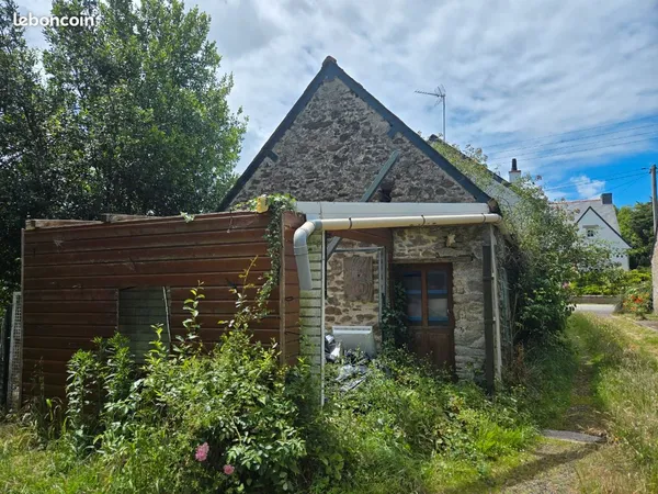 Local avec terrain a renover