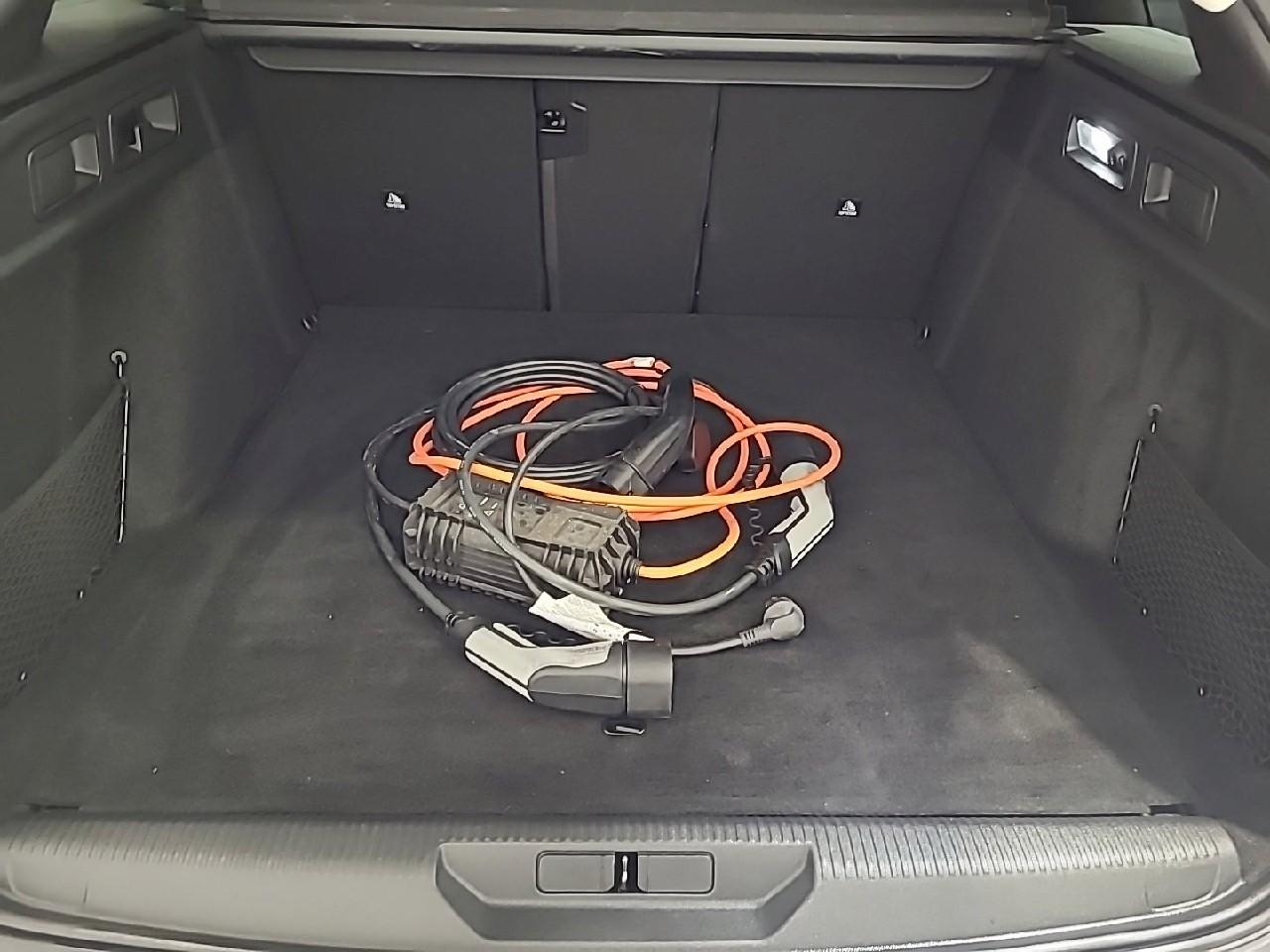 Peugeot 308 sw phev 180 e-eat8 allure pack — photo 14