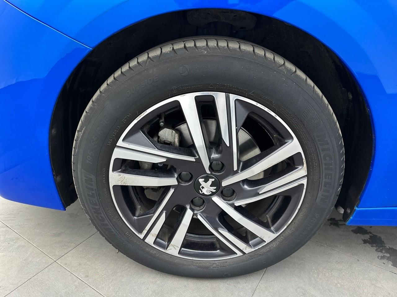 Peugeot 208 bluehdi 100 s&s bvm6 allure — photo 16