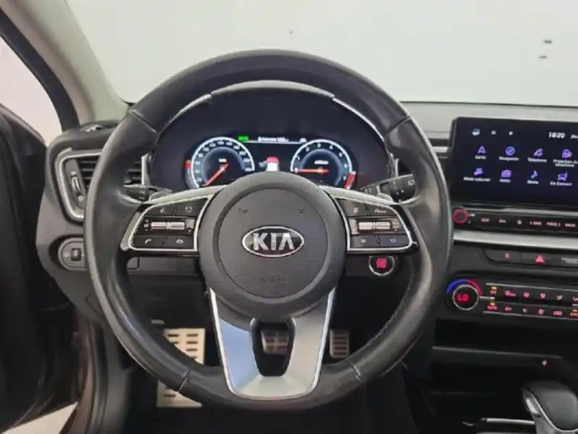 Kia Xceed 1.4 t-gdi 140ch launch edition dct7 + toit ouvrant — photo 21