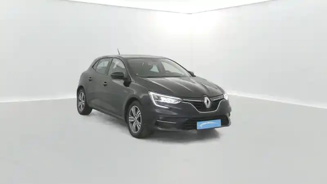Renault Megane iv berline blue dci 115 edc — photo 42