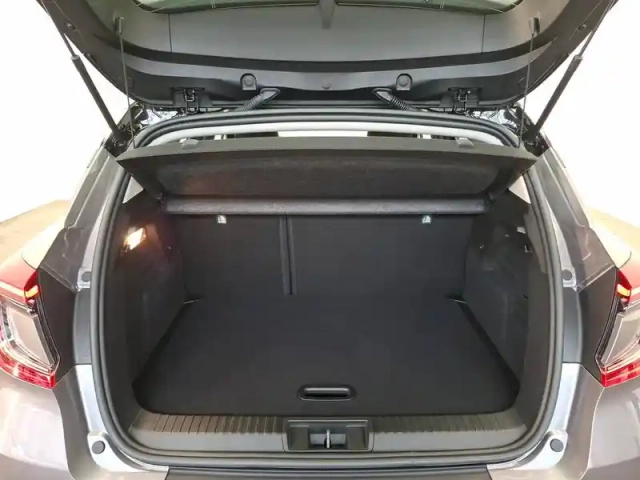 Renault Captur e-tech 145 - 21 — photo 16