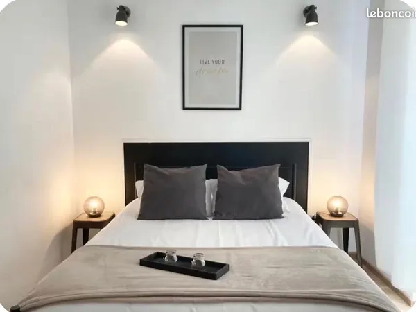 T2 coeur de ville meublé
