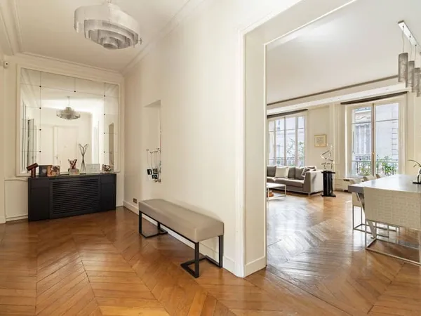 Appartement 5 pièces 174 m²