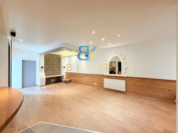 (73) Saint-Julien-Mont-Denis - Centre Village - Rare Apparte