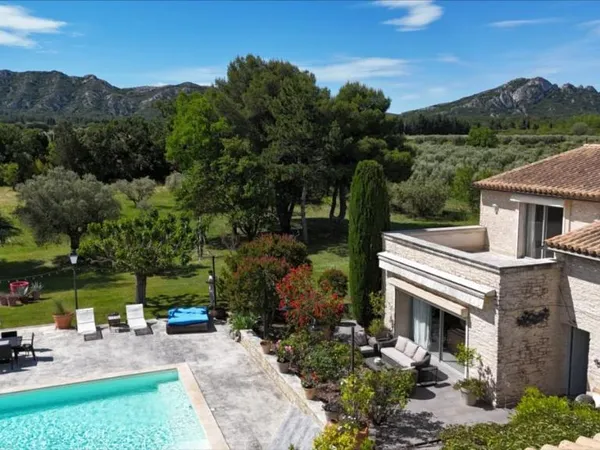 Maison 8 pièces 326 m²