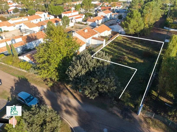 Terrain constructible de 581 m2 Proches plages et commerces