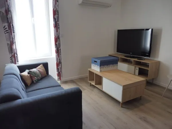 CHANTONNAY, appartement T.3 en Duplex MEUBLÉ, à louer