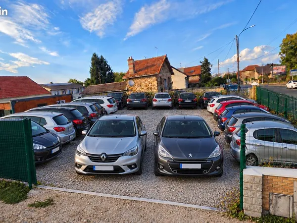 Terrain d'environ 300 m² avec bureau aménagé - idéal vente automobile - Villemoisson-sur-Orge