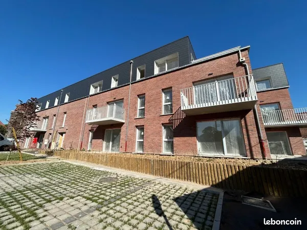 HEM- Rue Jules Guesde- Place de parking privative- Résidence récente