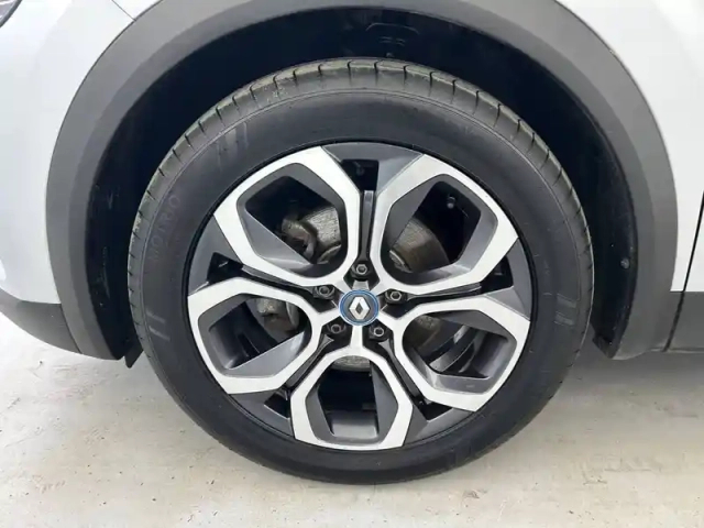 Renault Captur e-tech plug-in 160 - 21 — photo 28