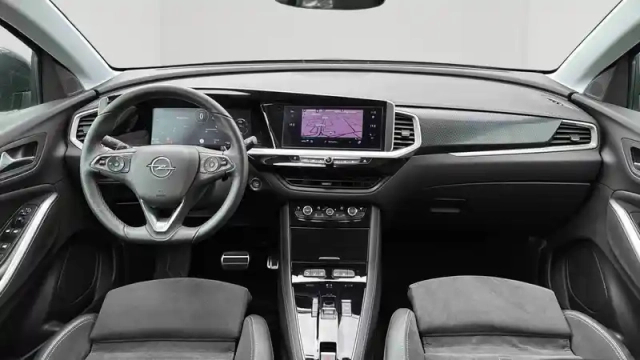 Opel Grandland hybrid 300 ch awd bva8 — photo 23