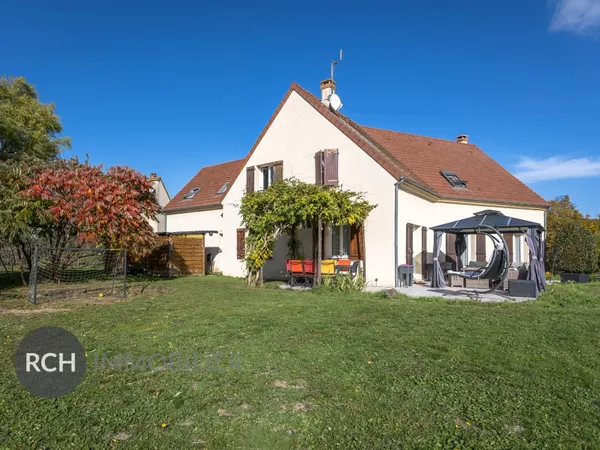 Exclusivité - Gambais - Agréable maison familiale aux beaux volumes avec jardin soigneusement entret