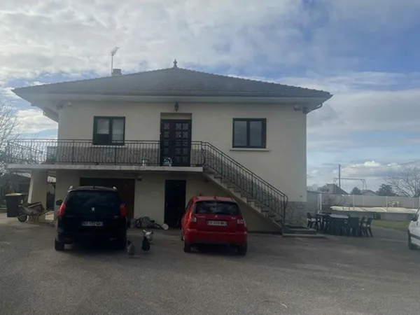 maison familiale de 138m2 ( 5 chambres ) sur 2565m2 de terrain a
