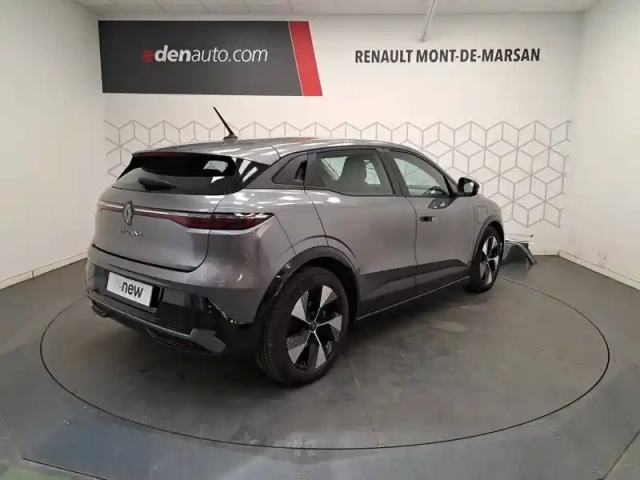 Renault Megane e-tech ev60 220 ch super charge — photo 5