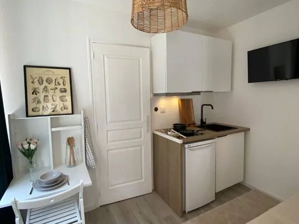 Appartement 1 pièce 9 m²
