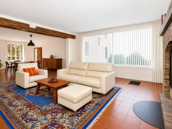 Maison 8 pièces 229 m²