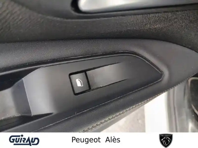 Peugeot 3008 hybrid 136 e-dcs6 — photo 14
