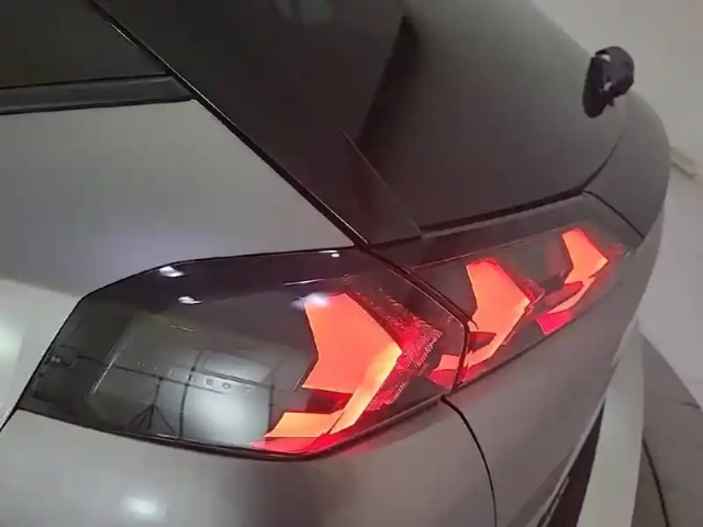Peugeot 2008 puretech 130 s&amp;s eat8 — photo 38