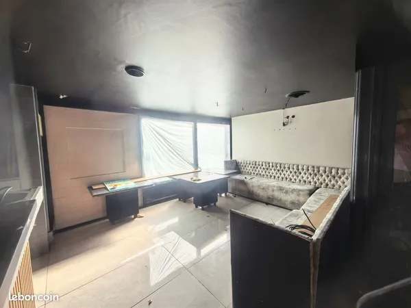 Local commercial 101 m² PARIS