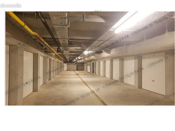 Garage avec mezzanine Résidence l 'Etincelle Seyssinet Pariset- Seyssins